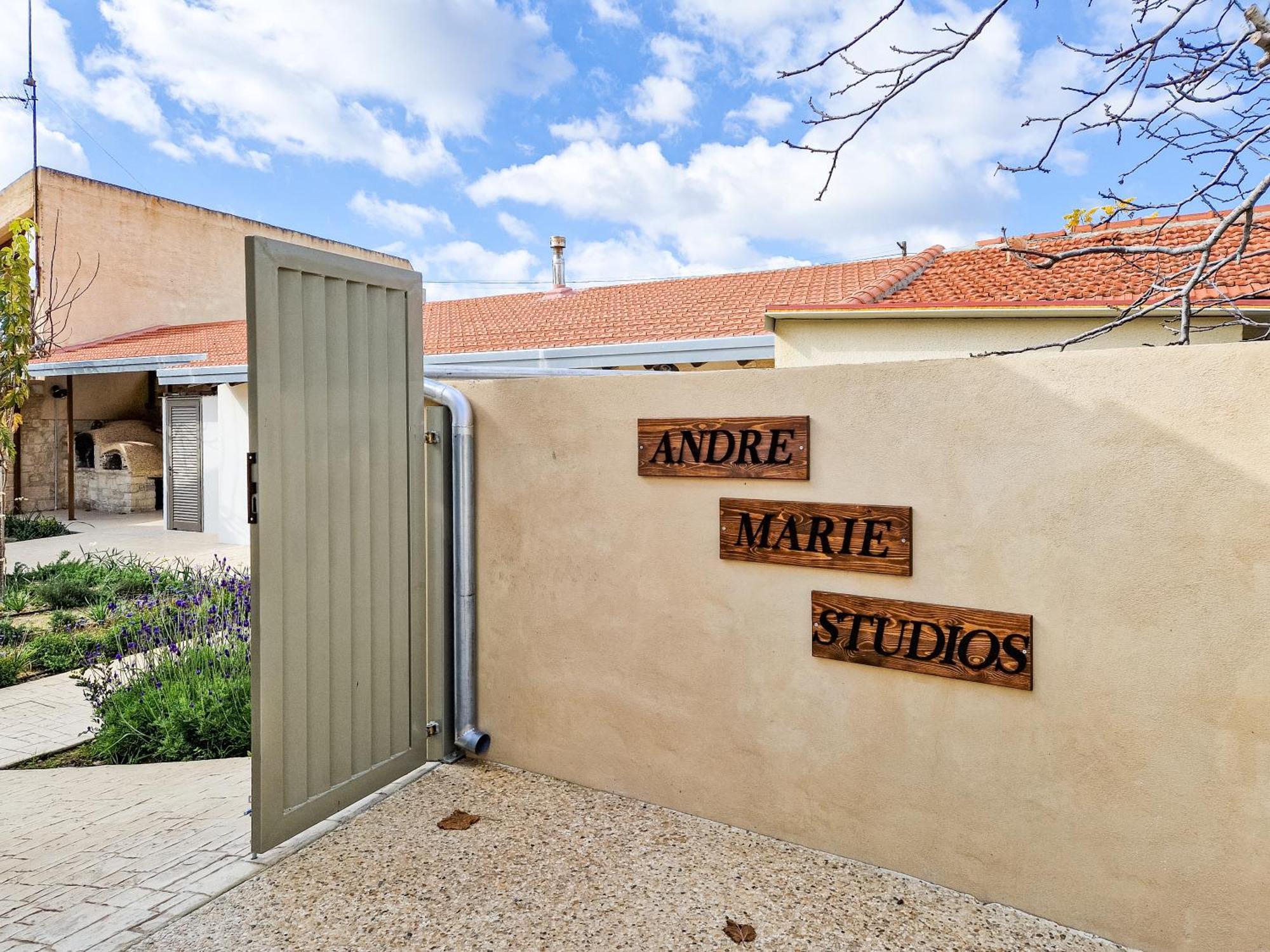 Sanders Andre Marie Apartment Vasa Kilaniou Exterior foto
